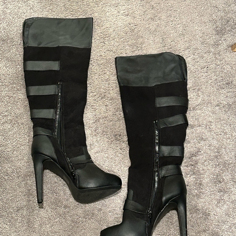 Elegant Black and Gray Heeled Boots